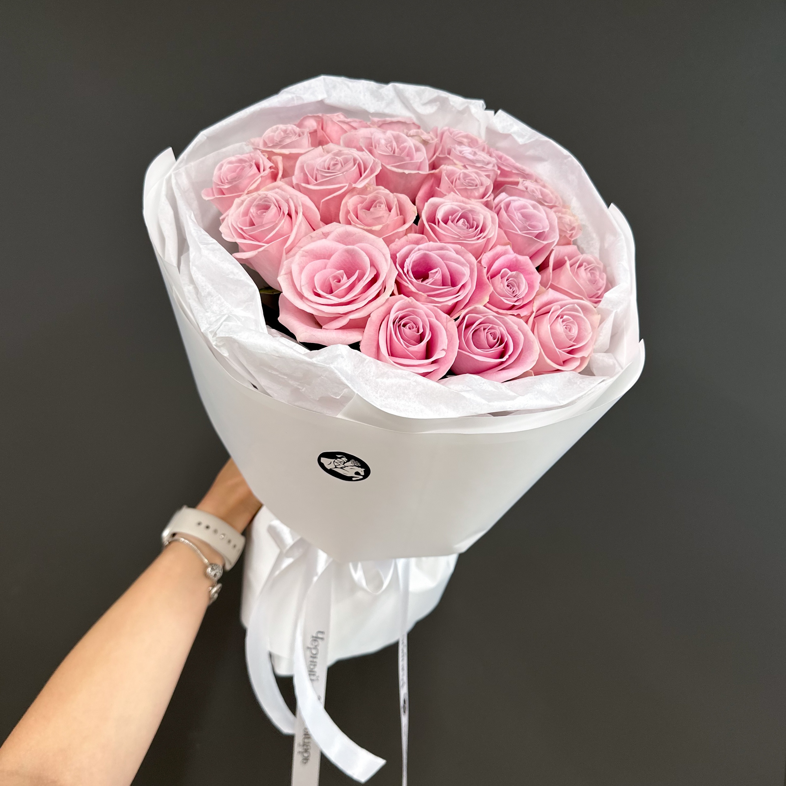 25 розовых кенийских роз
